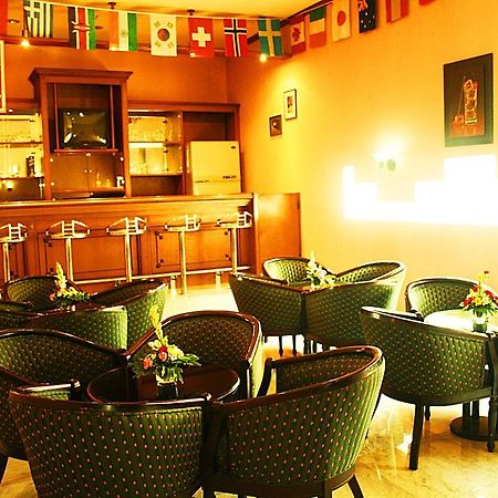 Hotel Royal Merdeka Бандунг Екстер'єр фото