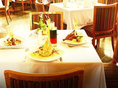 Hotel Royal Merdeka Бандунг Екстер'єр фото