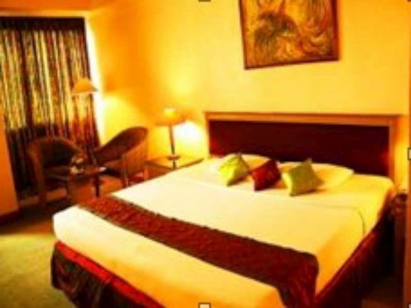Hotel Royal Merdeka Бандунг Екстер'єр фото