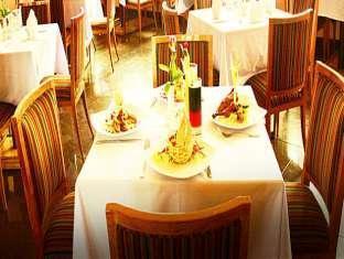 Hotel Royal Merdeka Бандунг Екстер'єр фото