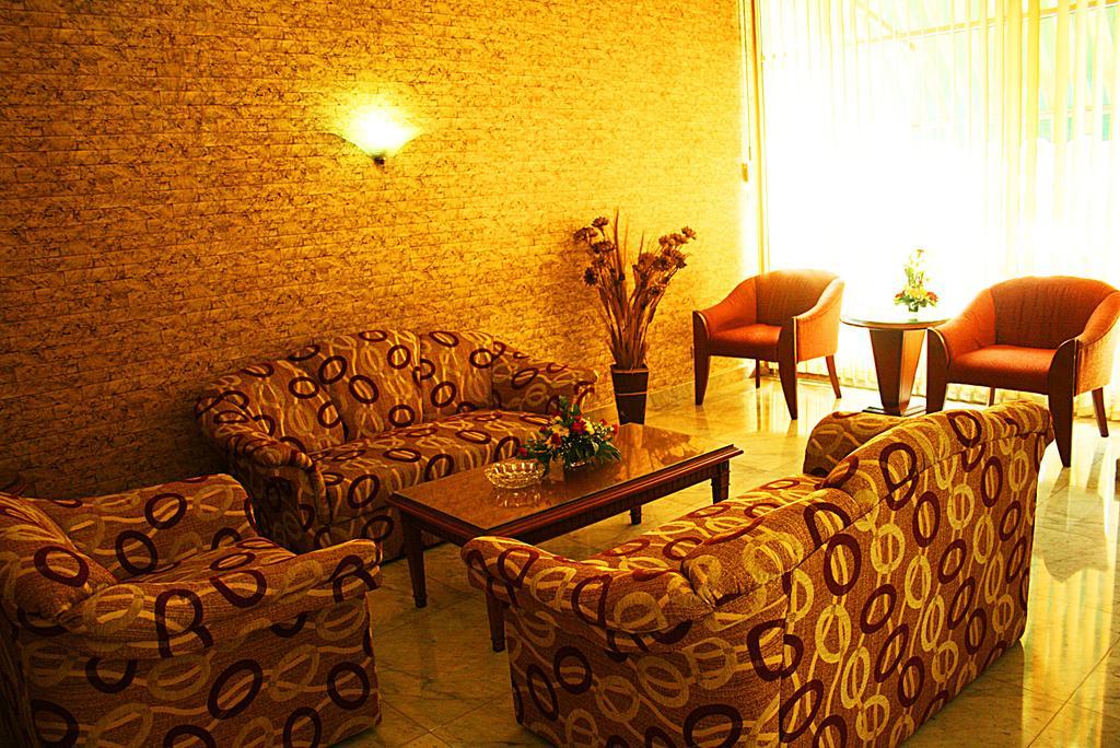 Hotel Royal Merdeka Бандунг Екстер'єр фото